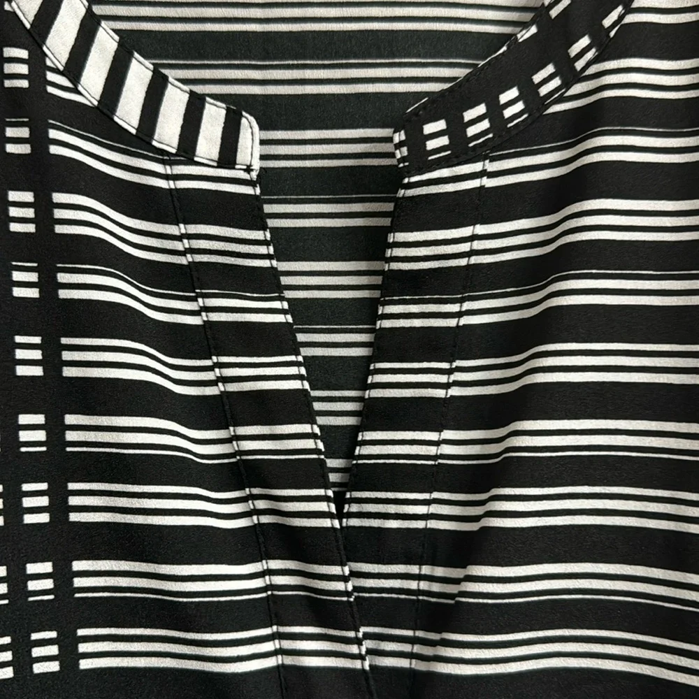 Calvin Klein‎ Women’s Black and White Multi Patterned Print Blouse